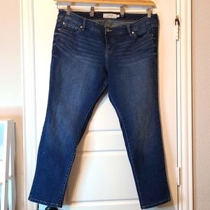 TORRID SZ 18 SHORT DENIM JEANS STRETCHY
